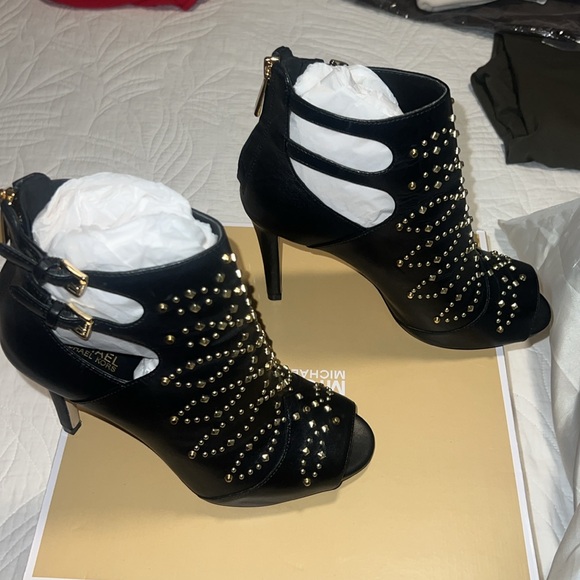 MK JORDANA OPEN TOE BOOTIE - Picture 2 of 3